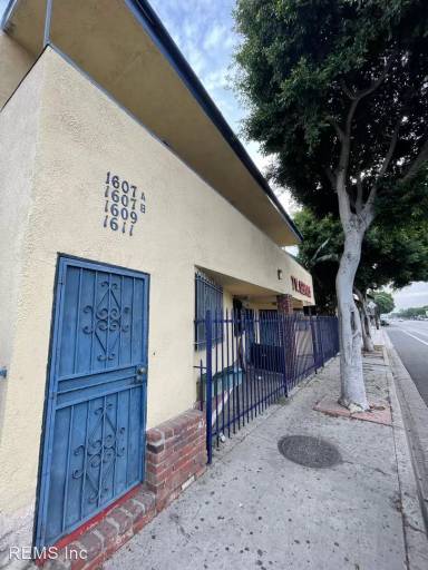 Main picture of 1607 E Alondra Blvd