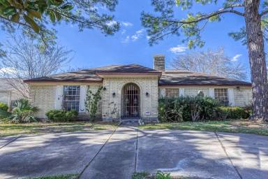 Main picture of 5502 Moss Glenn Ln
