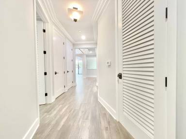 Main picture of 10270 Almayo Ave