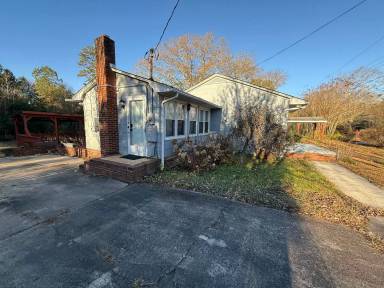 Main picture of 515 Burlington St