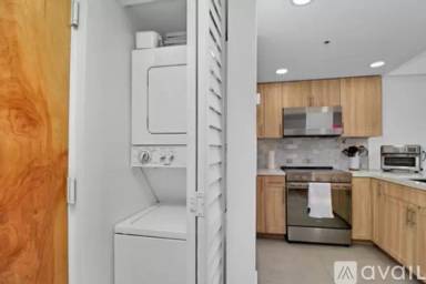 Main picture of Grove Square Condo