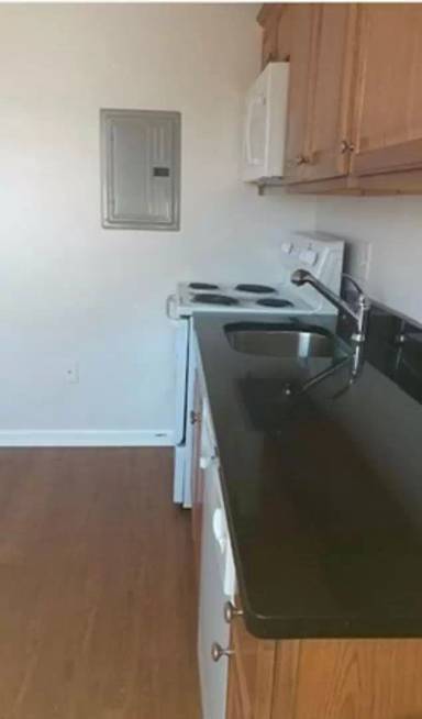 Main picture of 2 Granite St