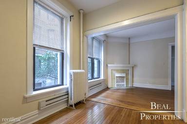 Main picture of 428-438 W Belden Ave