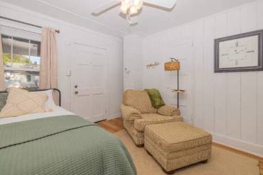 Main picture of 1131 Leesville St