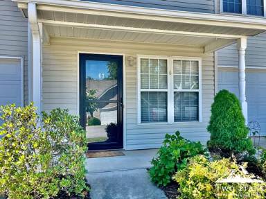 Main picture of 67 Farington Cir