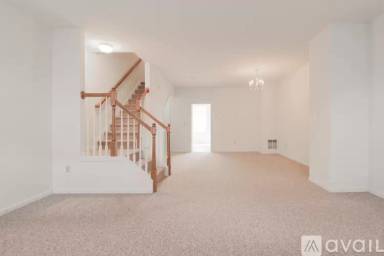 Main picture of 830 W Walnut St