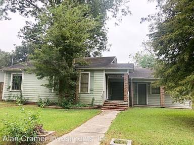 Main picture of 4095 Woodlawn St