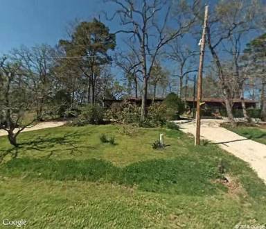 Main picture of 143 N Oak Lee Dr
