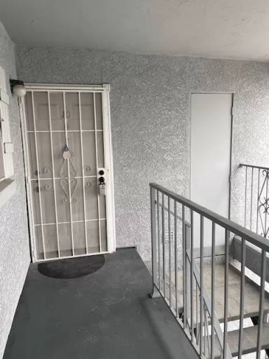 Main picture of French Oaks