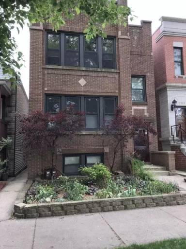 Main picture of 2231 W Berwyn Ave