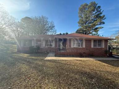 Main picture of 607 Smith Ave