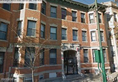 Main picture of 904 Huntington Ave