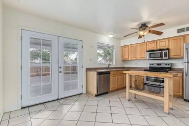 Main picture of 6233 S Parkside Dr