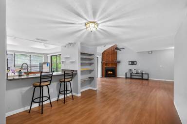 Main picture of 5138 Puritan Cir