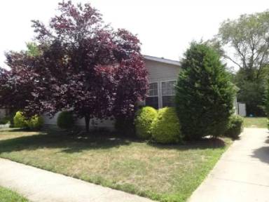 Main picture of 14 Davis Ct