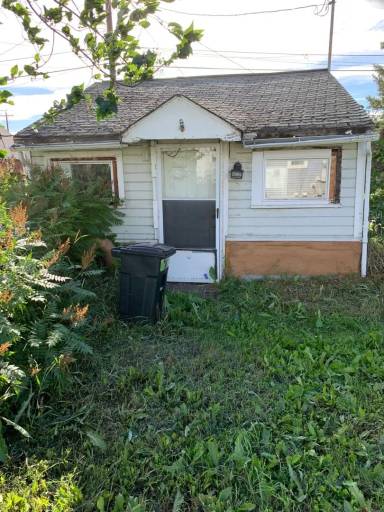 Main picture of 1458 Noble St
