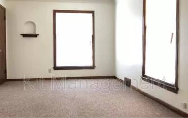 Main picture of 4290 Monroe St