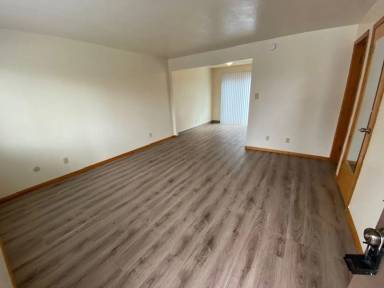 Main picture of 953 NW Portland Ave