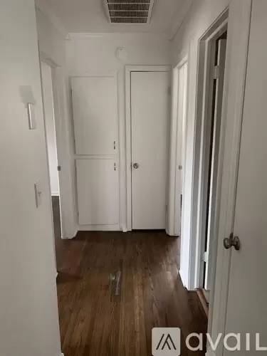Main picture of 617 E Fort Worth Pl
