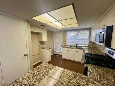 Main picture of 10208 Aspen St