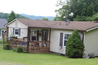 Main picture of 105 N Mohawk Dr