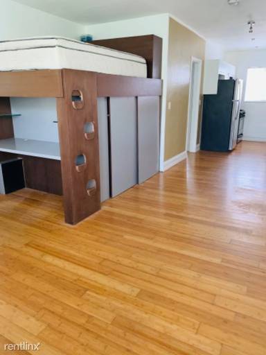 Main picture of 7315 Byron Ave