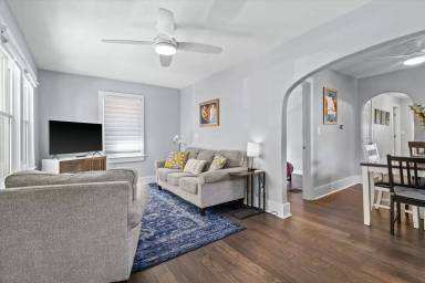 Main picture of 8004 Main St