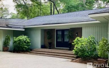 Main picture of 2 Abbott Ln