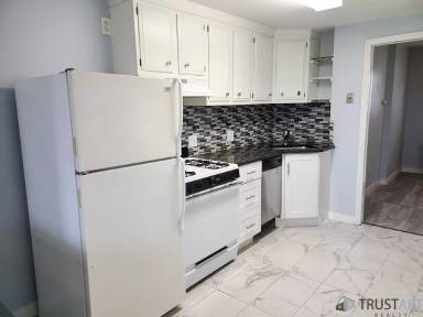 Main picture of 4214 Richmond St