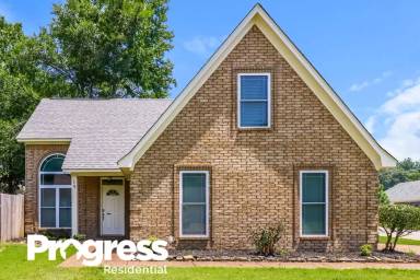 Main picture of 15 Cypress Grove Cv