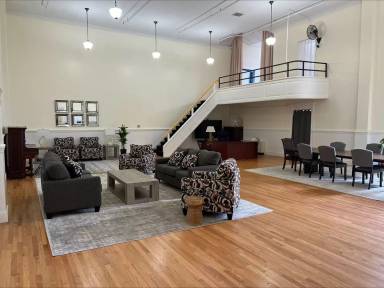 Main picture of 24 Common St