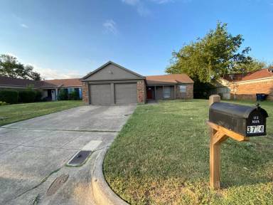 Main picture of 3724 Staghorn Cir S