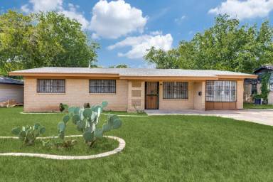 Main picture of 5432 Conroy St