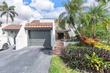 Main picture of 398 Fern Dr