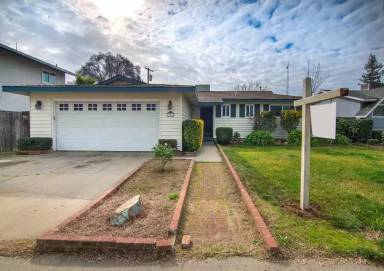 Main picture of 752 April Ln