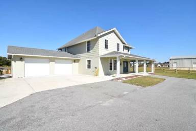 Main picture of 3233 Hickory Tree Rd