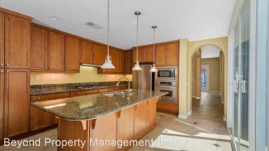 Main picture of 2947 Farragut Rd