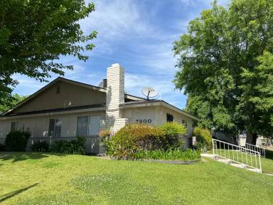 Main picture of 7800 N Laurelglen Blvd