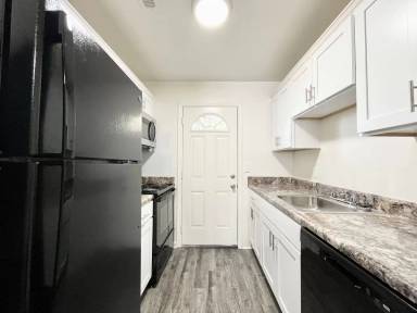 Main picture of 100 Tricia Ln