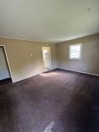 Main picture of 4838 Oliver St