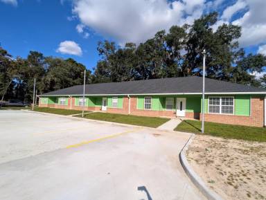 Main picture of 210 Peter King Rd