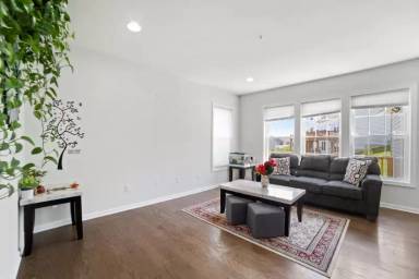 Main picture of 8 Walnut Way