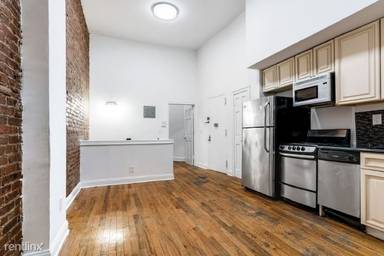 Main picture of 219 E 89th St