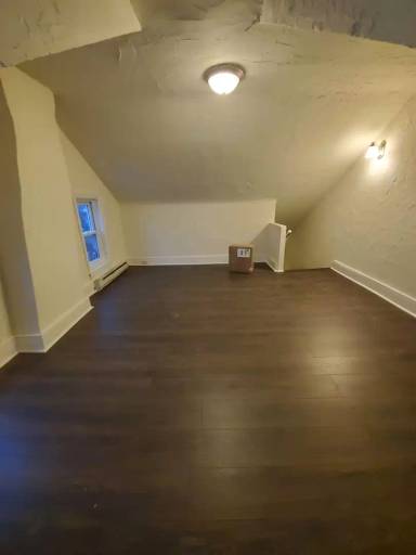 Main picture of 222 Lawrence St