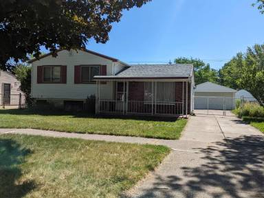 Main picture of 15721 Harrison