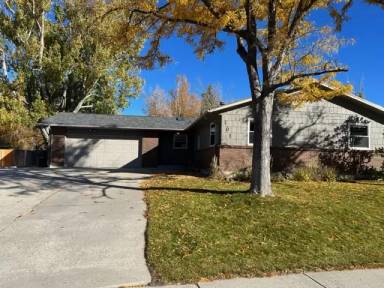 Main picture of 101 Sherwood Cir