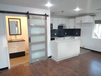 Main picture of 7046 Enfield Ave