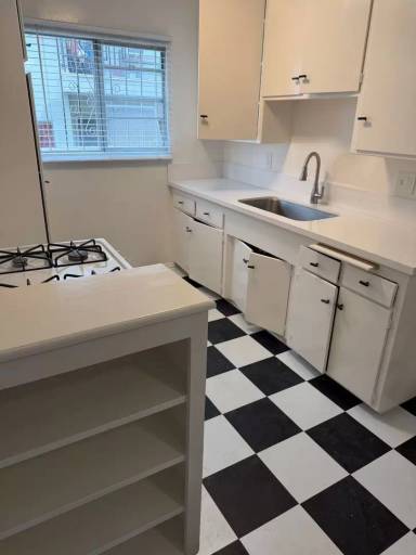 Main picture of 5913 Gregory Ave