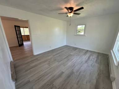 Main picture of 972 Lynbrook Rd