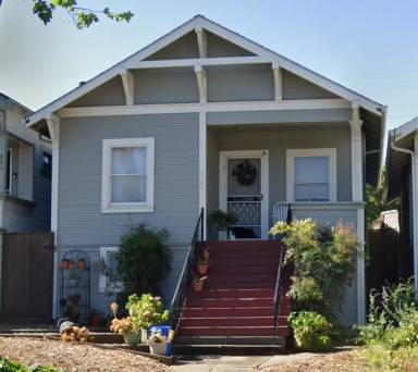 Main picture of 821 Virginia St